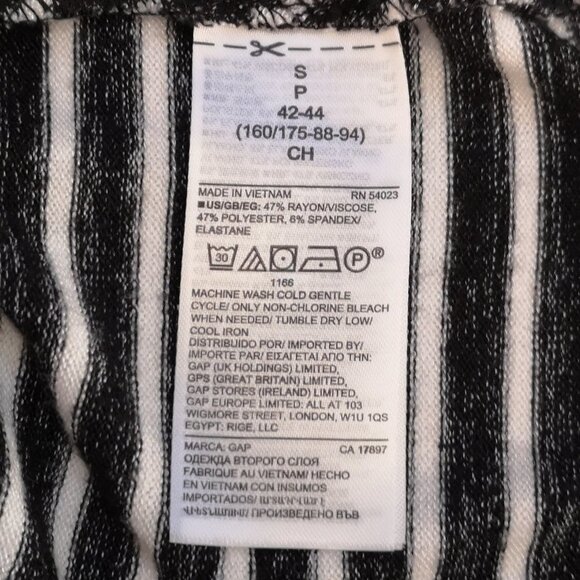 Gap Ladies Cap Sleeves Black & White Stripped Loose Fit V-neck Dress - Picture 4 of 7